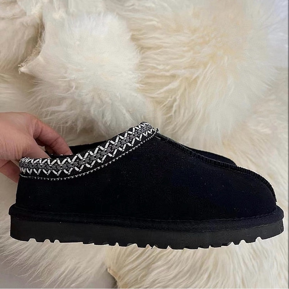 Kids Slippers Size 13 Brand New